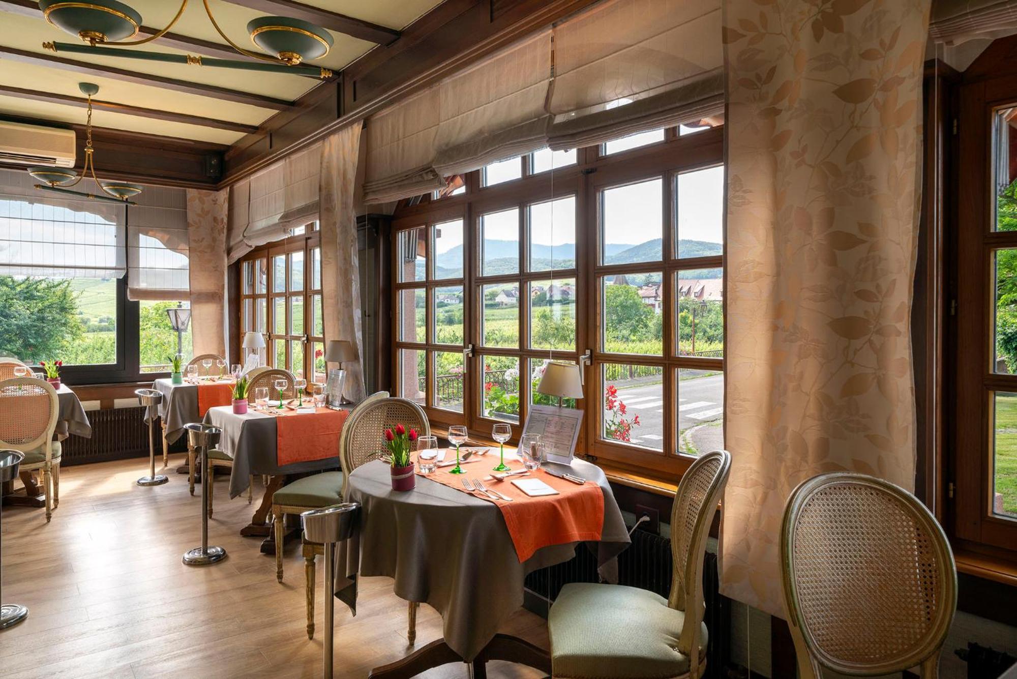 Hotel Munsch Restaurant & Wellness, Colmar Nord - Haut-Koenigsbourg แซ็ง-อิปโปลีท ภายนอก รูปภาพ